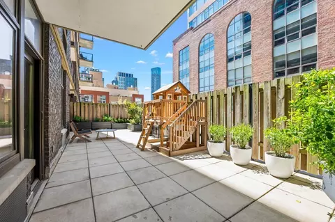 2-26 50th Ave #3DE, New York City, NY 11101