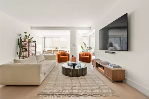 110 N 1st St #2E, Brooklyn, NY 11249