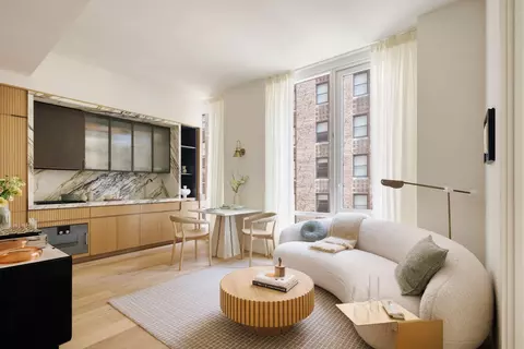 135 E 47th St #16C, New York, NY 10017