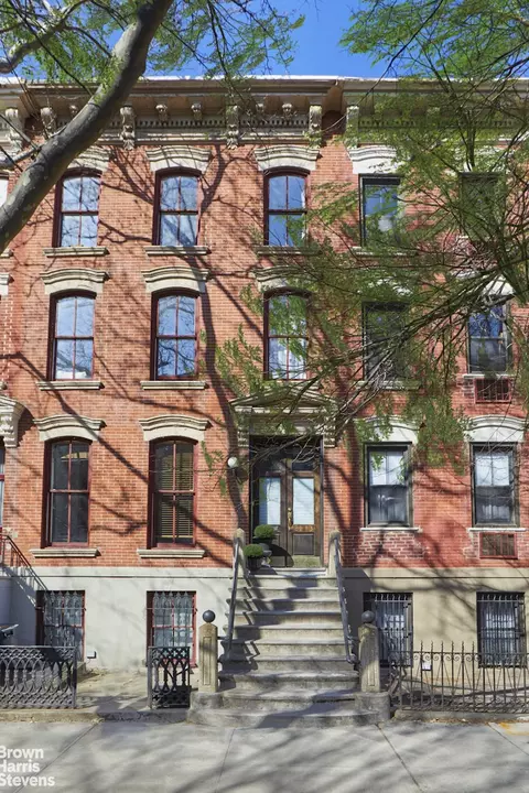 21-13 45th Ave, Long Island City, NY 11101