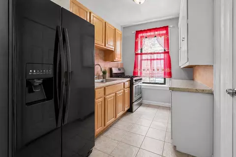 Kitchen - 636 E 96th St, Brooklyn, NY 11236 photo 1 of 2