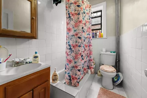 Bath - 636 E 96th St, Brooklyn, NY 11236 photo 1 of 2