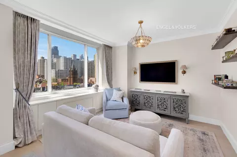 389 E 89th St #10B, New York, NY 10128