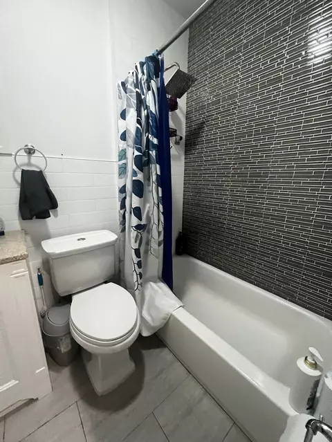 Bath - 1271 E 88th St, Brooklyn, NY 11236 photo 3 of 5