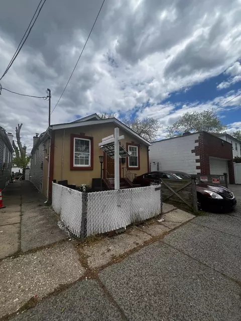 Exterior - 1271 E 88th St, Brooklyn, NY 11236 photo 7 of 7
