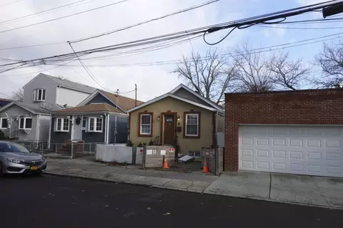 Exterior - 1271 E 88th St, Brooklyn, NY 11236 photo 6 of 7