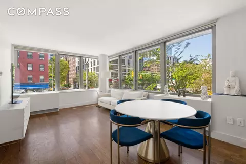 464 W 44th St #2F, New York, NY 10036