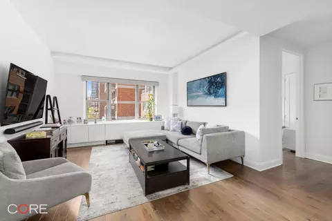 360 E 72nd St #A1002, New York, NY 10021