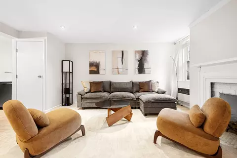 162 9th Ave #B, New York, NY 10011