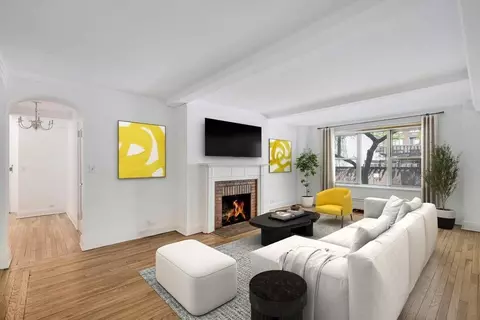 424 E 52nd St #2A, New York, NY 10022
