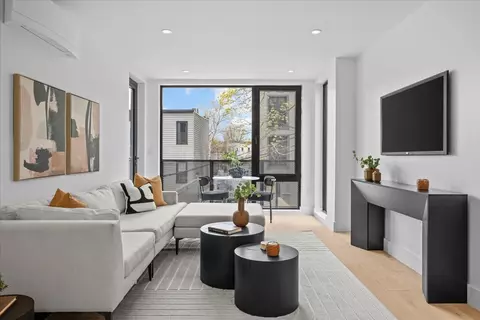 107 Schaefer St #2B, Brooklyn, NY 11207