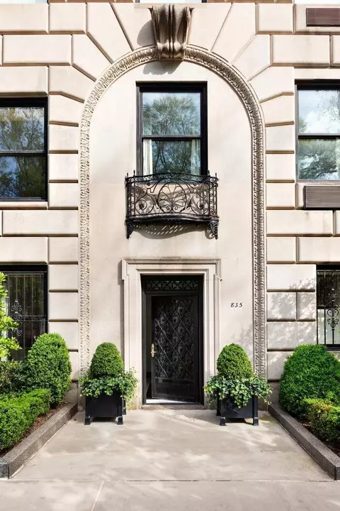 834 Fifth Ave #MAISONETTE C, New York, NY 10065