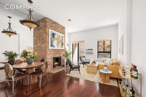 228 W 21st St #2, New York, NY 10011