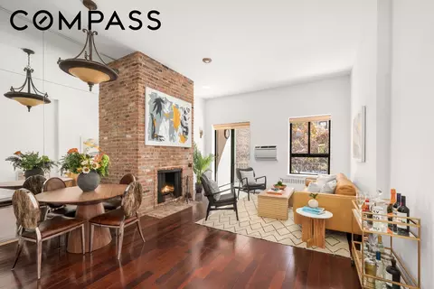 228 W 21st St #2, New York, NY 10011
