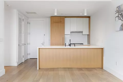 22-18 Jackson Ave #409, New York City, NY 11101
