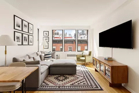 211 E 18th St #4-P, New York, NY 10003