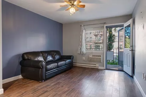 31-23 Crescent St #1-D, Astoria, NY 11106