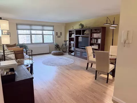 135 Ocean Pkwy #6H, Brooklyn, NY 11218