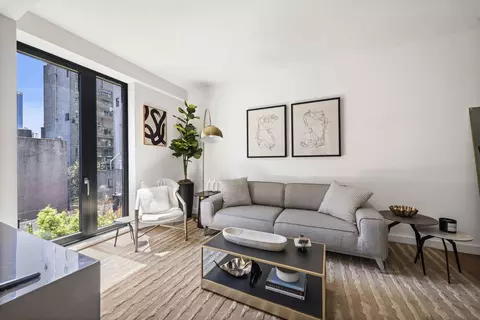 500 W 45th St #626, New York, NY 10036