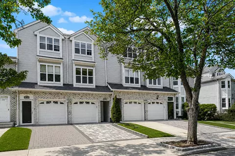 78 Sperry Pl, Staten Island, NY 10312