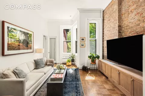 58 Remsen St #1R, Brooklyn, NY 11201