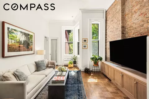 58 Remsen St #1R, Brooklyn, NY 11201