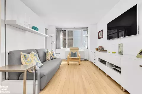 322 W 57th St #49Q, New York, NY 10019