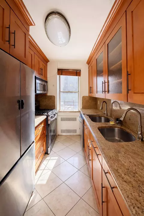 920 E 17th St #212, Brooklyn, NY 11230