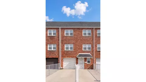 95-92 113th St, South Richmond Hill, NY 11419