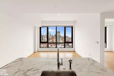 242 Broome St #14D, New York, NY 10002