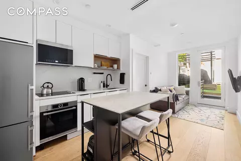 31 Bleecker St #1R, Brooklyn, NY 11221