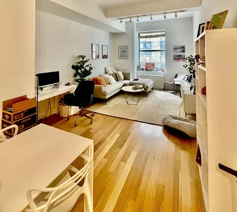 99 John St #619, New York, NY 10038