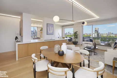 45 E 89th St #21E, New York, NY 10128