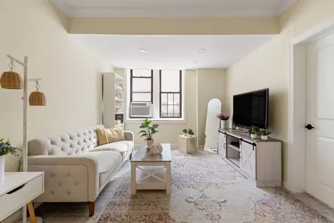 230 E 71st St #A, New York, NY 10021