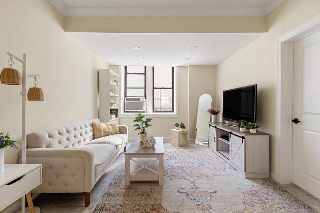 230 E 71st St #A, New York, NY 10021