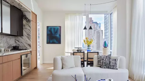 135 E 47th St #29C, New York, NY 10017