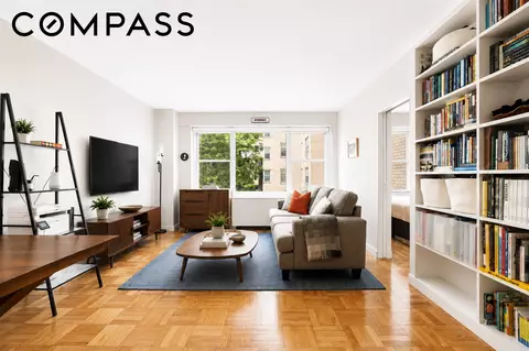 20 E 9th St #4T, New York, NY 10003