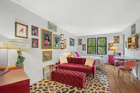 54 E 8th St #4-D, New York, NY 10003