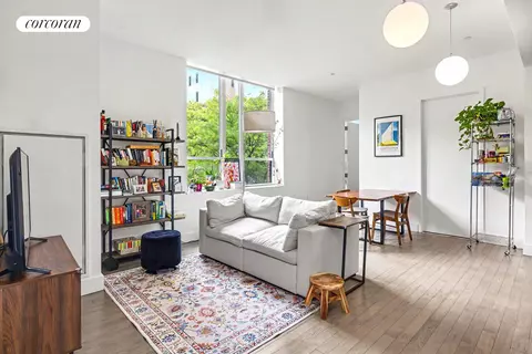 416 W 52nd St #415, New York, NY 10019