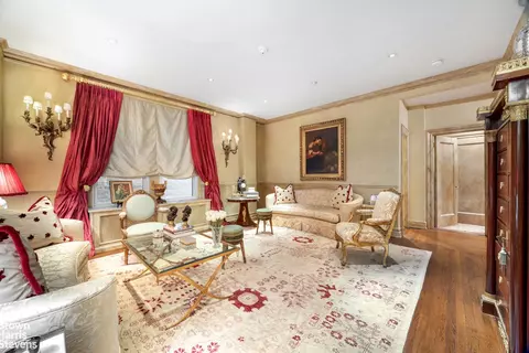 470 Park Ave #3B, New York, NY 10022