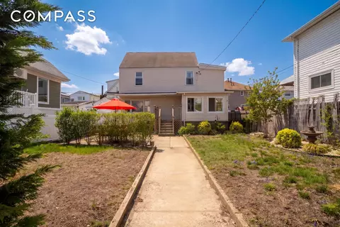 3-33 Beach 88th St, Rockaway Beach, NY 11693