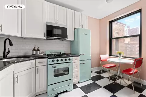 315 E 88th St #6A, New York, NY 10128