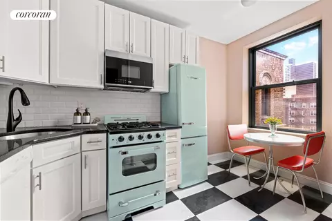 315 E 88th St #6A, New York, NY 10128