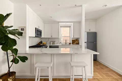 651 Vanderbilt St #2A, Brooklyn, NY 11218