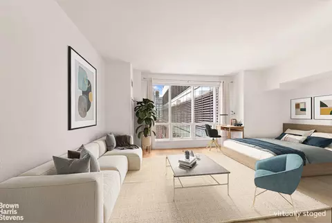 350 W 42nd St #28H, New York, NY 10036