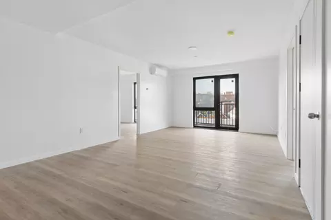 70-25 Queens Blvd #7H, New York City, NY 11377