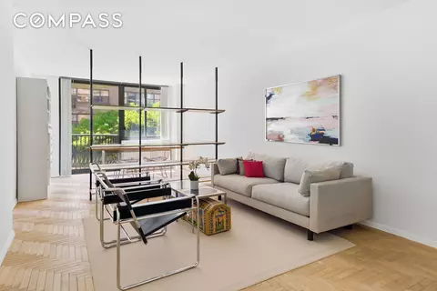 343 E 74th St #5H, New York, NY 10021