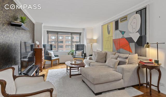300 E 40th St #9V, New York, NY 10016