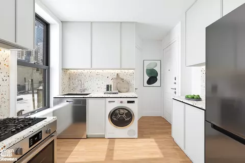 411 W 44th St #25, New York, NY 10036