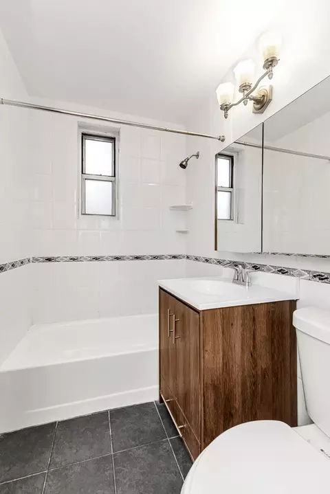 67-30 Clyde St #5C, Forest Hills, NY 11375